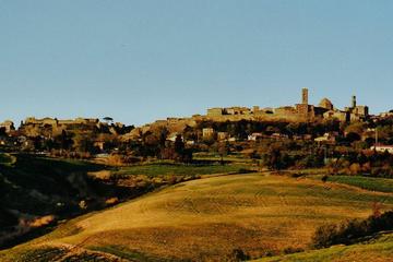 Small-Group Tour San Gimignano Volterra