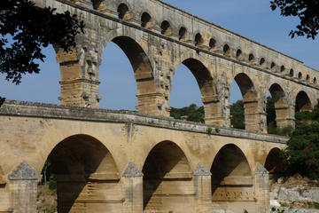 Day Trip to Provence Villages including Pont du Gard from Arles