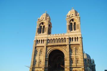 Small-Group Marseille Walking Tour including a Glass of Wine