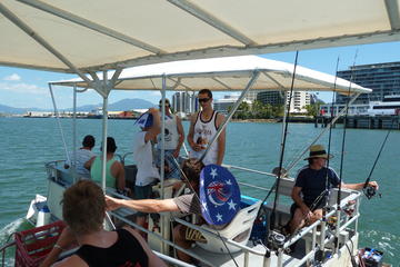 Trinity Inlet Self-Drive Pontoon Boat Hire in Cairns