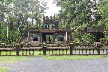 Paronella Park Day Trip from Cairns including Lunch at Mena Creek Hotel