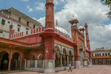 A fascinating history trail through Chandni Chowk