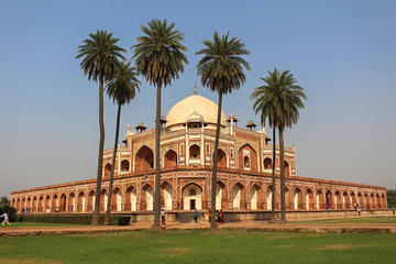 A history walk through the Humayun Tomb complex