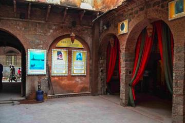 A walk through history culture and vibrant markets of Delhi