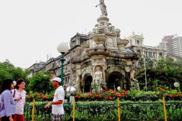 Historic Walking Tour of Mumbai Through Apollo Gate and The Front Bay