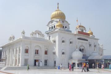 Holy waters and golden domes - visit to Gurudwara Bangla Sahib