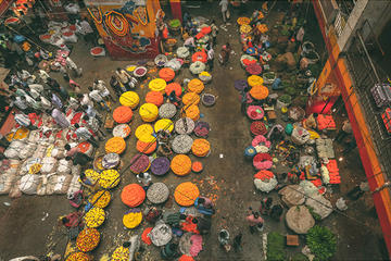 Shopping Experience: Guided Tour of Bengaluru's KR Market Including Breakfast