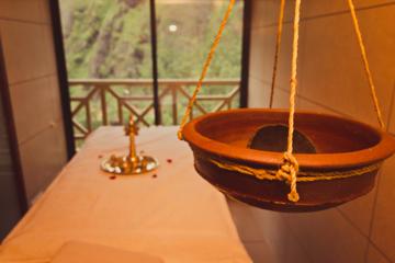 Ujjivana - Massage for wholesome relaxation at Munnar's retreat