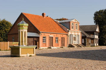 Private 6-Hour Tour to the Rumsiskes Open-Air Museum from Vilnius