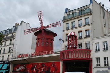 Montmartre and Sacre Coeur Walking Tour in Paris