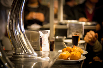 Madrid Historical Walking Tour with Food Tasting and Dinner
