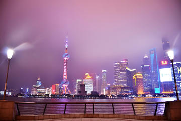3-Hour Shanghai Private Night Tour with Huangpu River Cruise