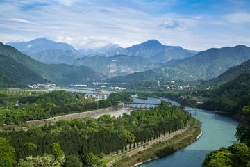 Chengdu Private Day Trip: Dujiangyan Irrigation System and Mount Qingcheng