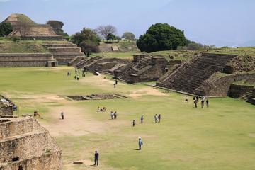 Monte Alban Archaeological Site and Oaxaca Artisan Towns Trip