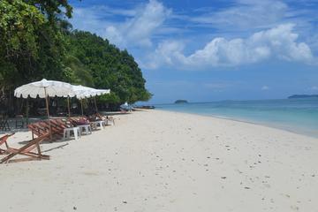 Paradise Private Island Day Tour with Lunch from Phuket