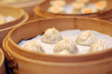 Din Tai Fung Dinner and VIP Class River Cruise Experience in Shanghai