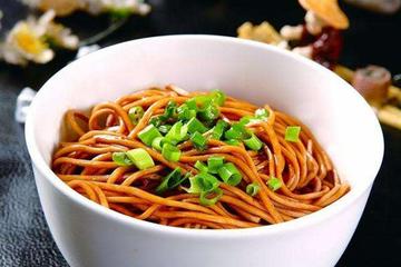 Shanghai Evening Walking Tour including Street Food Tasting and Huangpu River Cruise