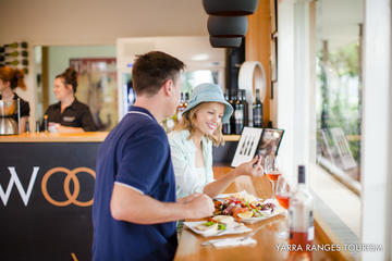 Tour for Two: Private Yarra Valley Luxury Food and Wine-Tasting Day Trip