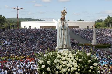 Sanctuary of Fátima and Santiago of Compostela Tour