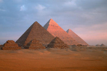Enjoy Full-Day Tour from Hurghada to Cairo