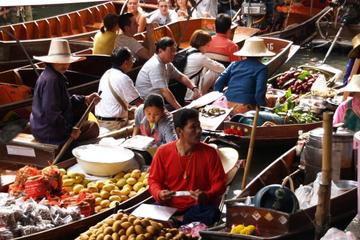 Private Tour: Floating Markets and Sampran Riverside Day Trip from Bangkok