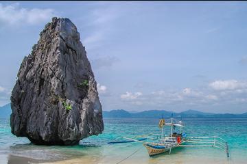 El Nido Island Hopping: Caves and Coves Tour Including Buffet Lunch