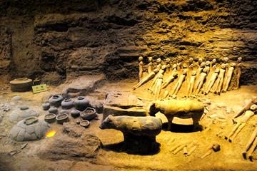 Private Day Tour of Xi'an Hanyang Ling Tomb with One-Way Airport Transfer