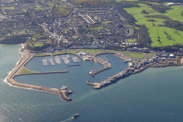 Howth Village and Malahide Castle Tour from Dublin