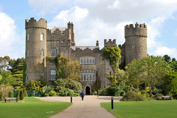 Tour to Malahide Castle and Howth from Dublin