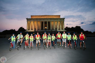 Monuments and Memorials Sunset Bike Tour
