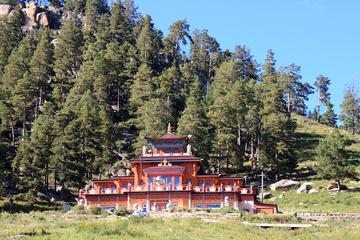 1 Day Coach Tour of Aglag Buteel Monastery and Meditation Center Including Lunch