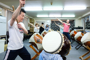 Japanese Taiko Drum Lesson in Tokyo