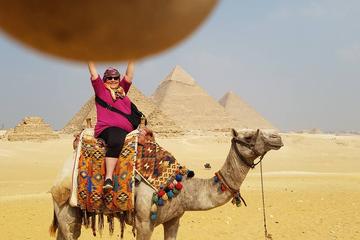 2-hour private camel ride or horse around Giza pyramids include pick up and drop off at hotel from Cairo Giza hotels
