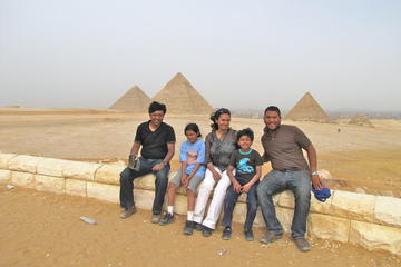 Giza pyramids and sphinx private tour