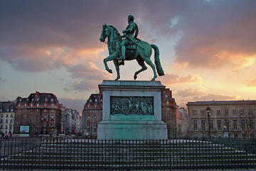Ghosts, Mysteries and Legends Night Walking Tour of Paris