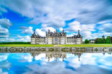 Skip the Line: Chateaux de Chambord, Chenonceau and Loire Valley Wine-Tasting Day Trip from Paris