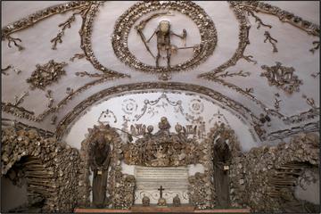 Skip the Line: Crypts and Roman Catacombs Small-Group Walking Tour
