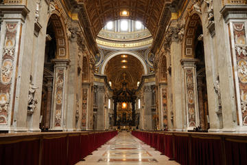 Tour a piedi saltafila dei Musei Vaticani con guida di lingua