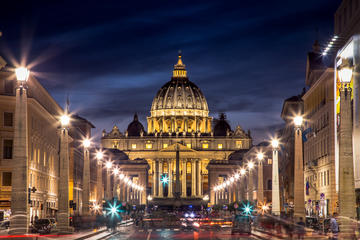 Vatican Night Tour with Dinner in the Pinecone Courtyard