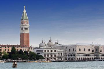 Venice Super Saver: Skip-the-Line Best of Venice Walking Tour and Small Islands in One Day