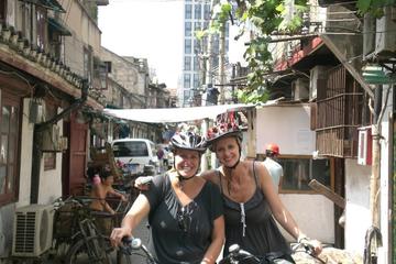 Half-Day Bike Tour: Explore Shikumen in Shanghai Nongtang