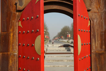 Private Family Fun Tour in Da Ming Palace National Park with Art Factory Dinner