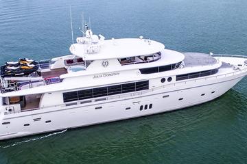 103' Johnson Motor Yacht with Jacuzzi and 2 Jet Skies in Miami