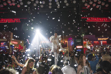 Cancun Nightclub Crawl with Open Bar