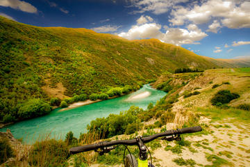 Self-Guided Tour: Arrowtown River Bike Ride to Gibbston Valley Including Lunch