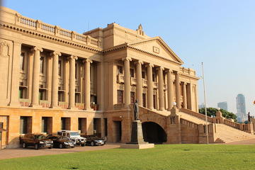 COLOMBO ARCHITECTURAL TOUR WITH GUIDE