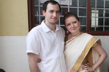 Cultural Dressing and Tour to Temple Experience in Colombo