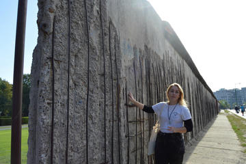Berlin's Main Sights with a Culinary Experience Half-Day Walking Tour