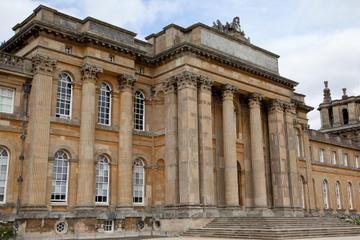 Blenheim Palace Tour and The Cotswolds Custom Day Trip from London
