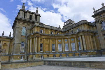 Downton Abbey Village, Blenheim Palace and Cotswolds Day Trip from London